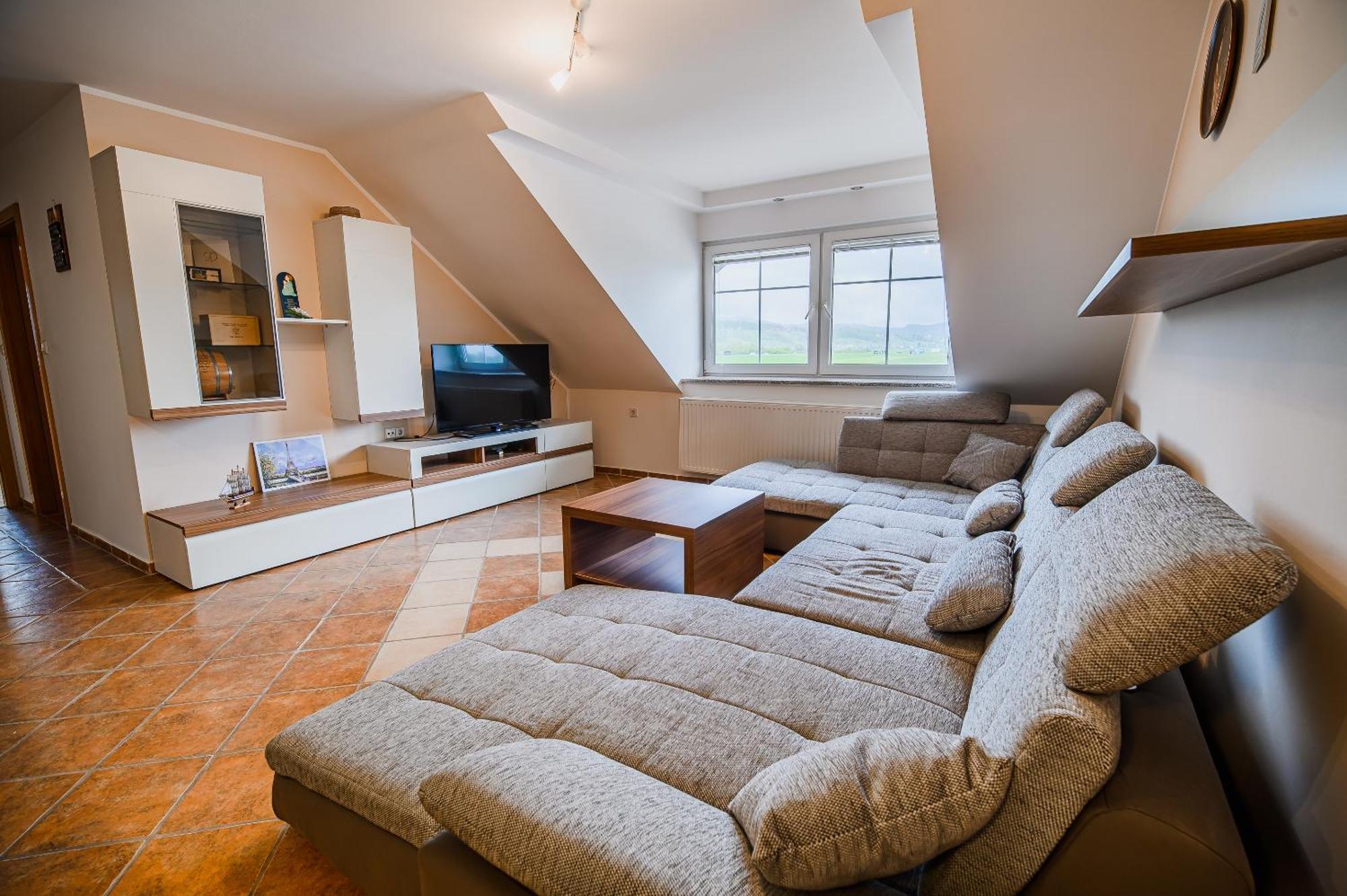 Apartment Rimljancek Leskovec pri Krskem Bilik gambar